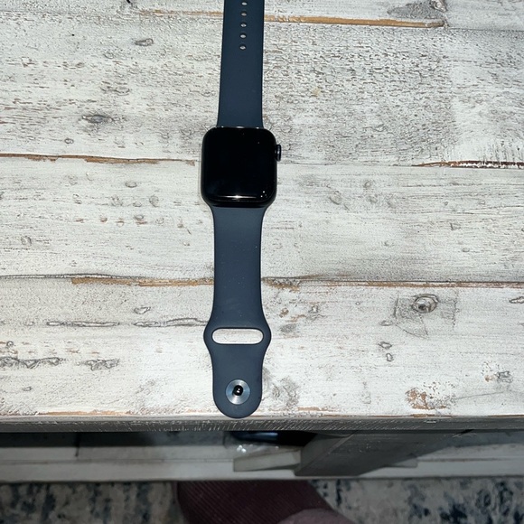 Apple Watch with Black Band New watchincludes chargeralso include mobile line.